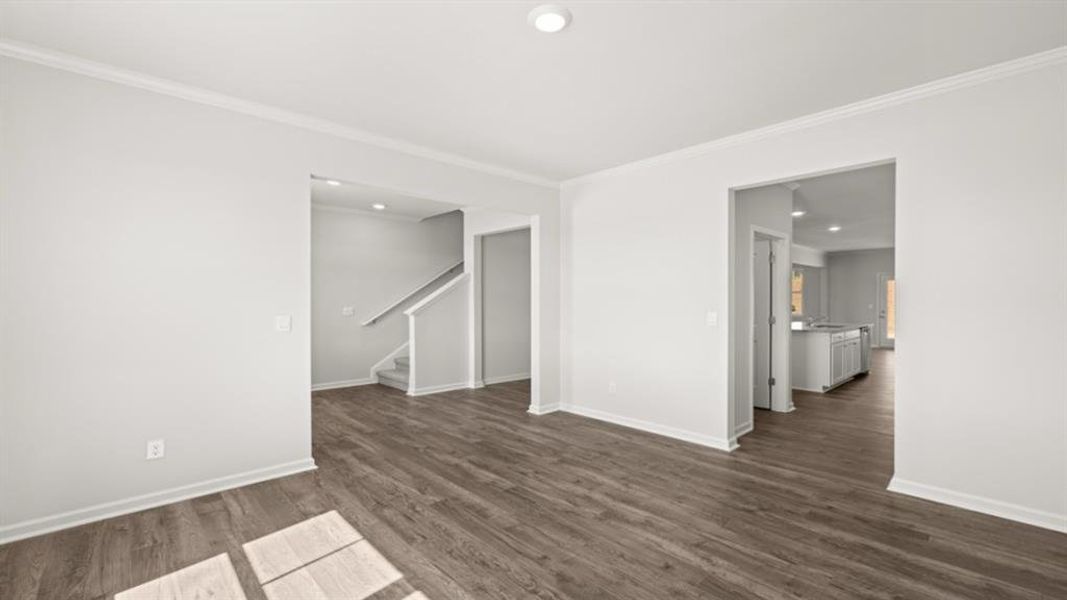 Spacious, unfurnished interior of a new home in Thompson Ridge, Dallas (Image 16).