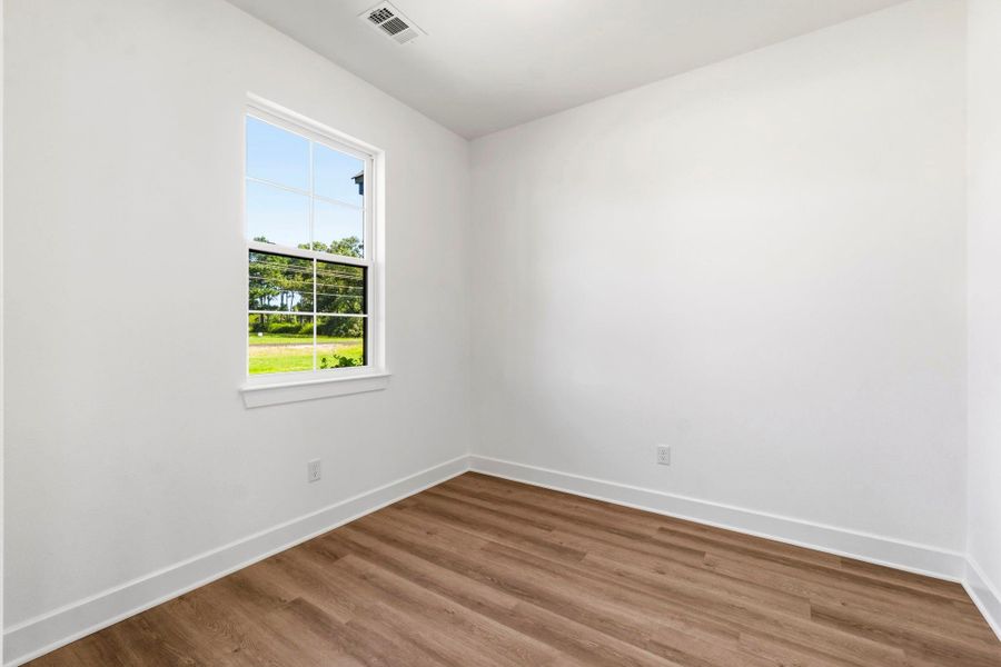 Spacious, unfurnished interior of a new home in , Centerville (Image 18).