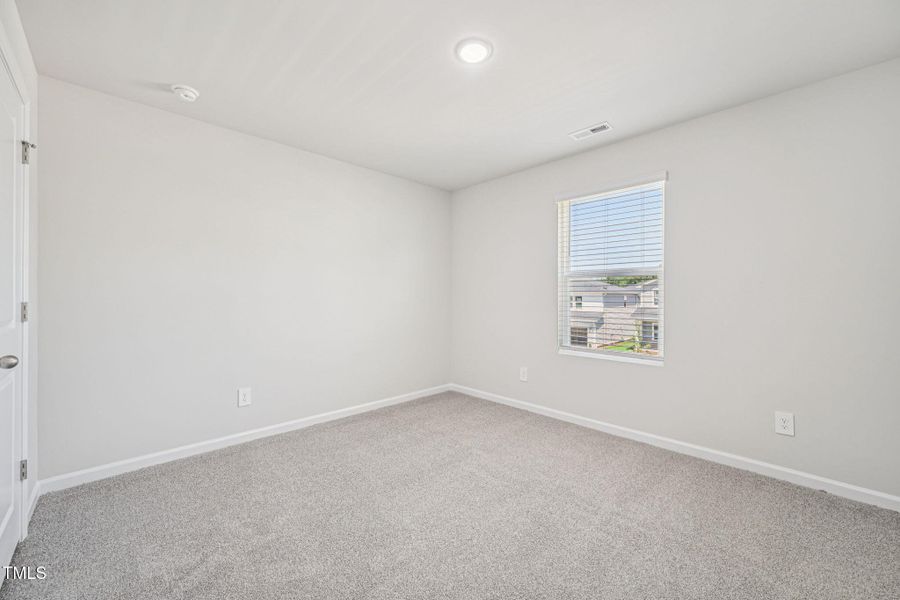 25-web-or-mls-Raleigh - Oak Manor - 721