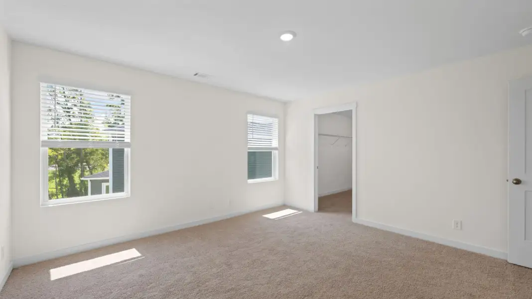 Spacious, unfurnished interior of a new home in Bayview at Harbor Crest, Ooltewah (Image 28).