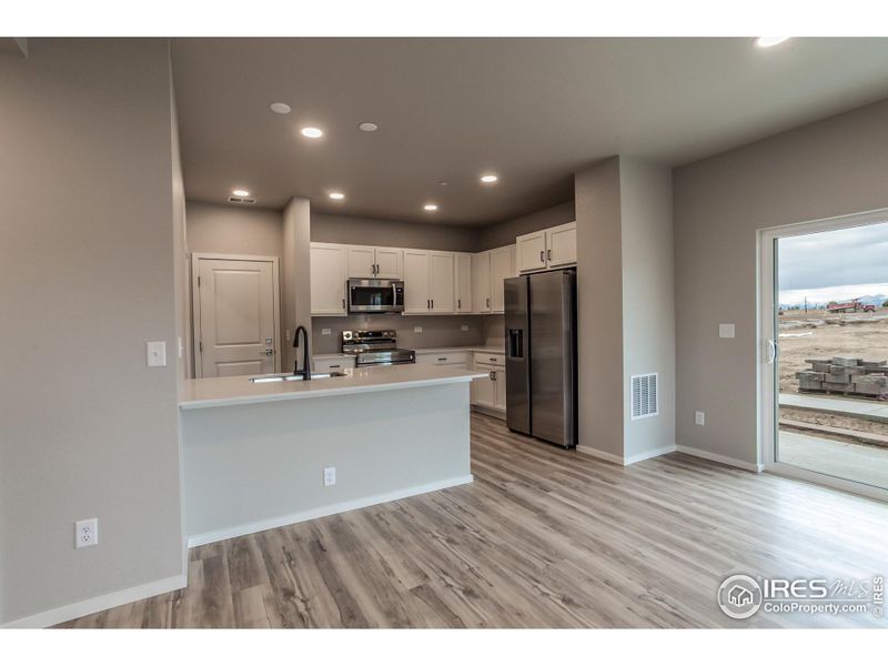 EXAMPLE PHOTO: KITCHEN W/ S.S. APPLIANCES