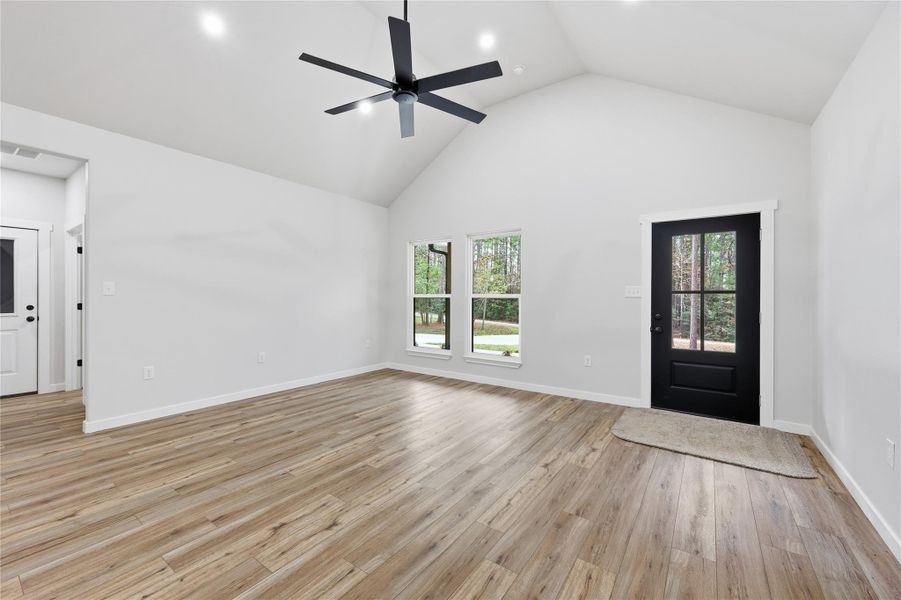 Spacious, unfurnished interior of a new home in , Brookeland (Image 15).