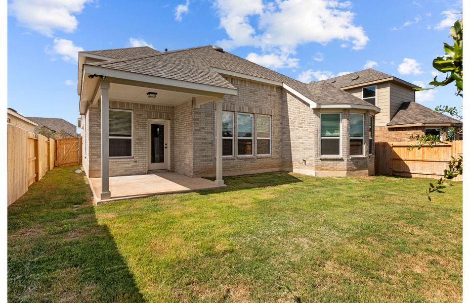 Representative exterior details of a home built from the Caldwelll by Pulte Homes in Legacy at Lake Dunlap, New Braunfels (Image 3).