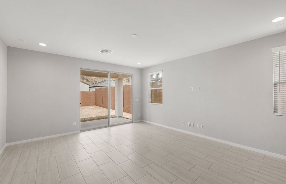 Spacious, unfurnished interior of a new home in Upper Canyon, Phoenix (Image 20).