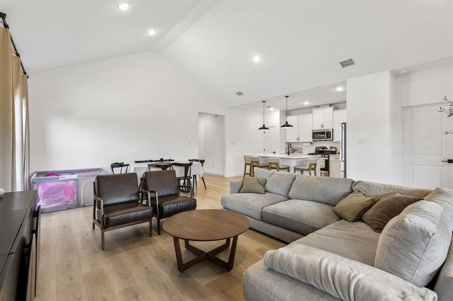 Furnished interior view inside a new home in , Dallas (Image 27).