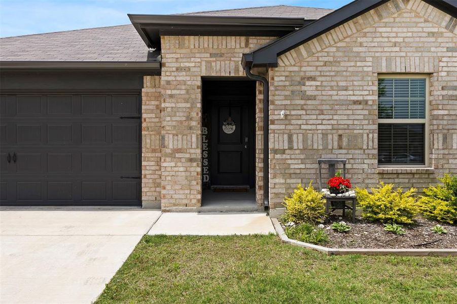 Exterior details and patio area of a home in , Lancaster (Image 22).