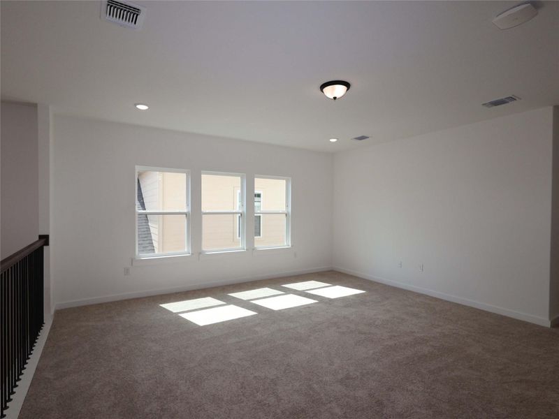 Spacious, unfurnished interior of a new home in Barksdale, Leander (Image 17).