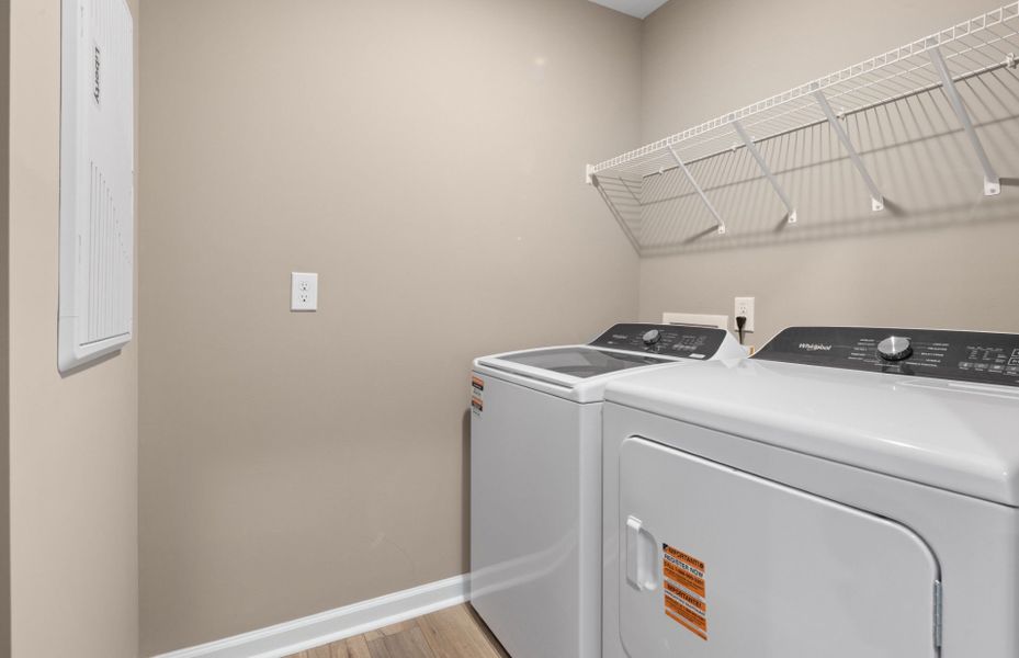 Representative interior finishes for a home built from the Raven by Centex in Carpenter Falls, Durham (Image 20).