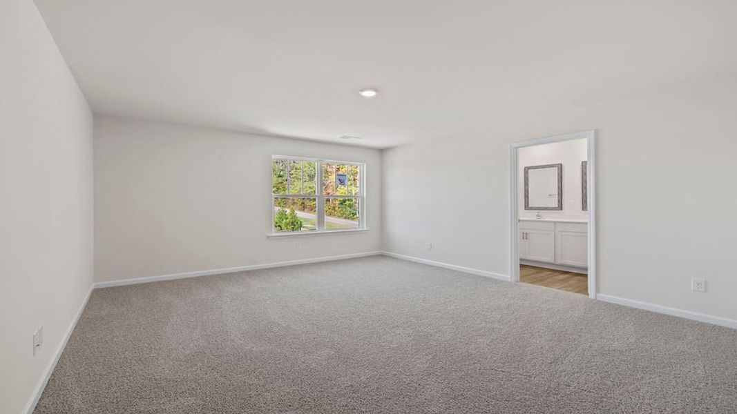 Spacious, unfurnished interior of a new home in Cloverdale Hills, Piedmont (Image 23).