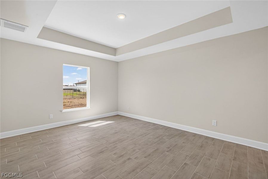 Spacious, unfurnished interior of a new home in Cape Coral, Cape Coral (Image 18). Spacious, unfurnished interior of a new home in Cape Coral, Cape Coral (Image 18).
