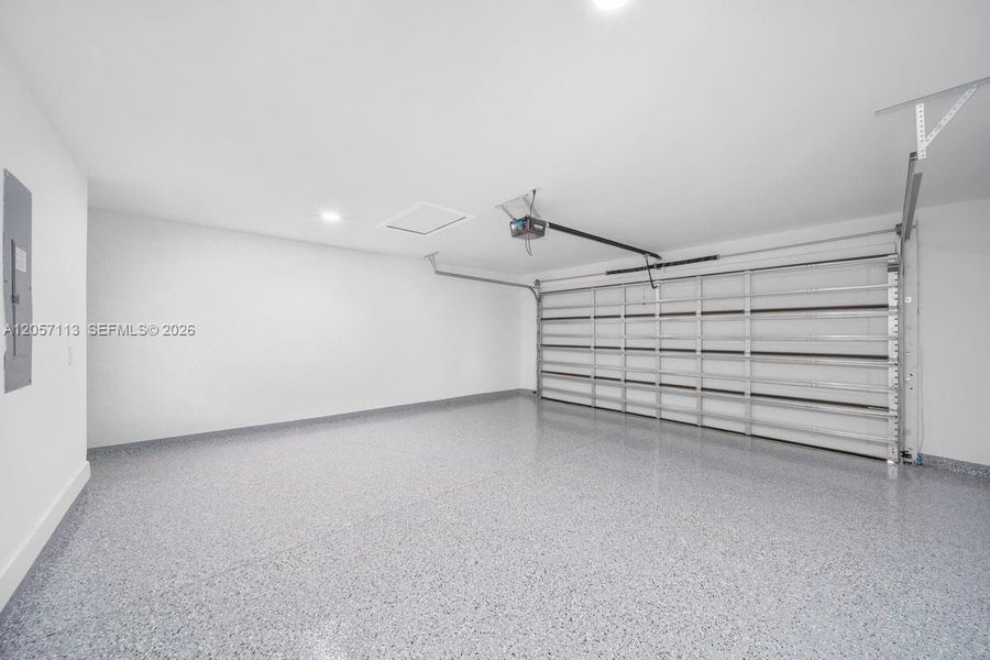 Spacious, unfurnished interior of a new home in , Cape Coral (Image 20). Spacious, unfurnished interior of a new home in , Cape Coral (Image 20).