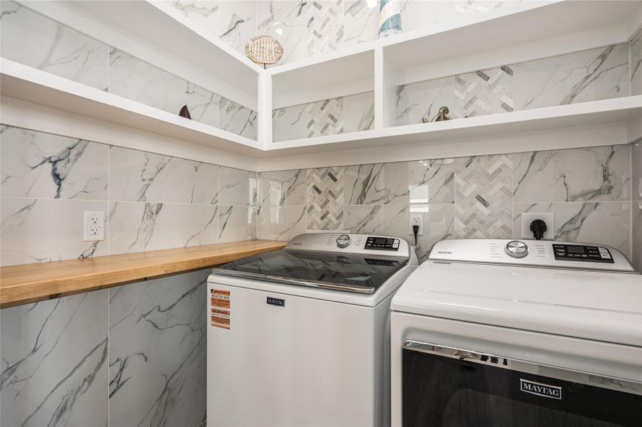 Furnished interior view inside a new home in , Bolivar Peninsula (Image 8).