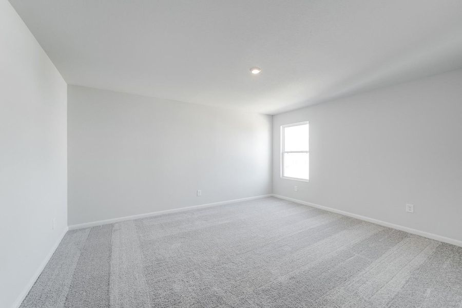 Spacious, unfurnished interior of a new home in Shirey Forest - Branches, Lufkin (Image 9).