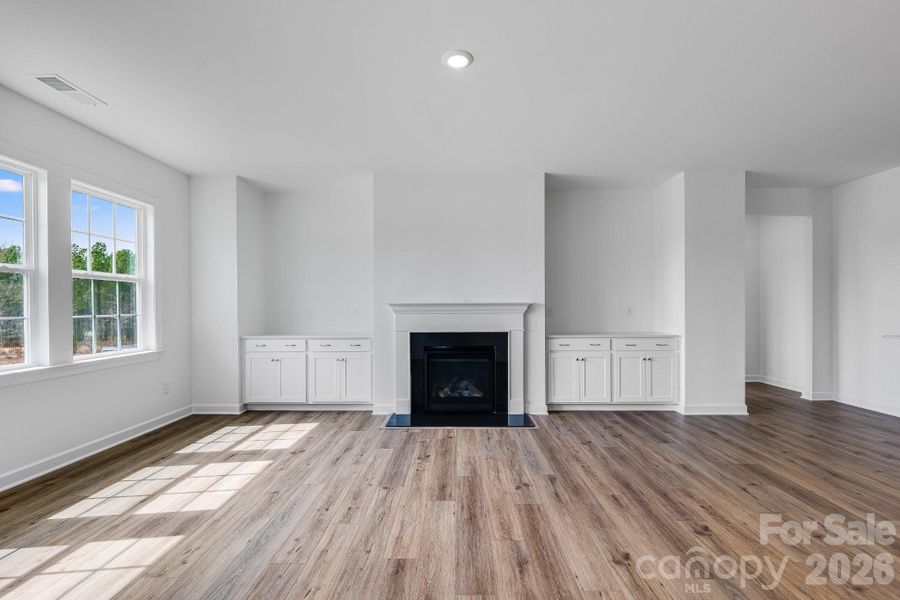 Spacious, unfurnished interior of a new home in Roselyn, Lancaster (Image 25).