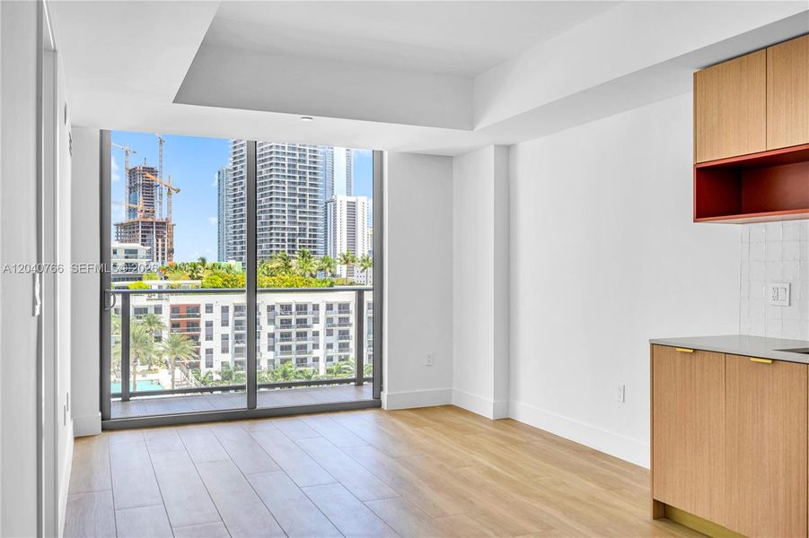 Spacious, unfurnished interior of a new home in , Miami (Image 12).
