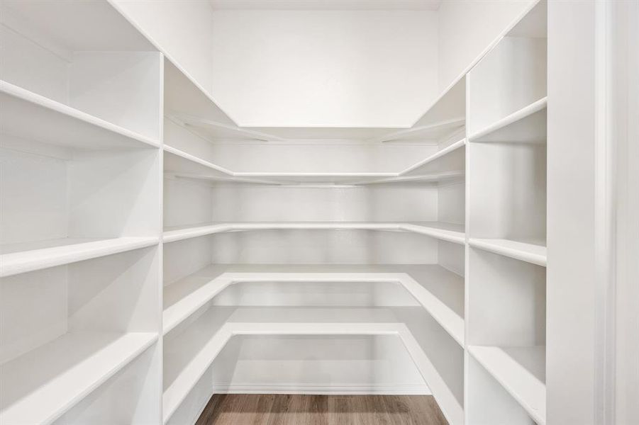 Spacious, unfurnished interior of a new home in The Oaks, Red Oak (Image 20).