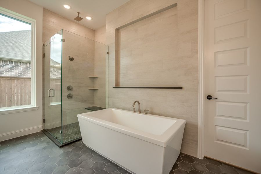 Plan 1631 Primary Bathroom Representative Image