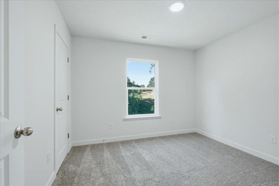 Spacious, unfurnished interior of a new home in Stones Throw, Inman (Image 25).