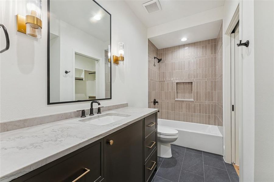 Furnished interior view inside a new home in , Dallas (Image 4). Furnished interior view inside a new home in , Dallas (Image 4).