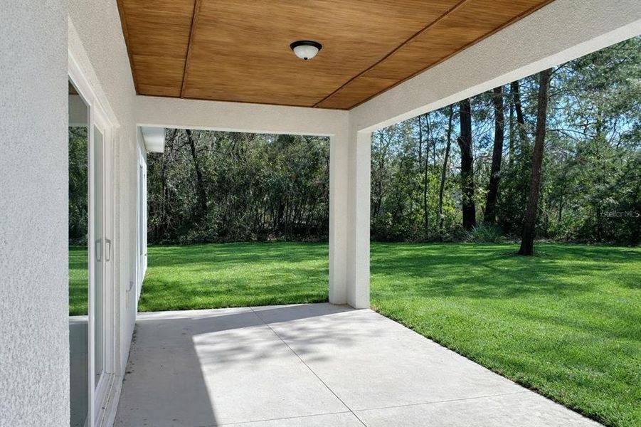 Exterior details and patio area of a home in , Ocala (Image 3).