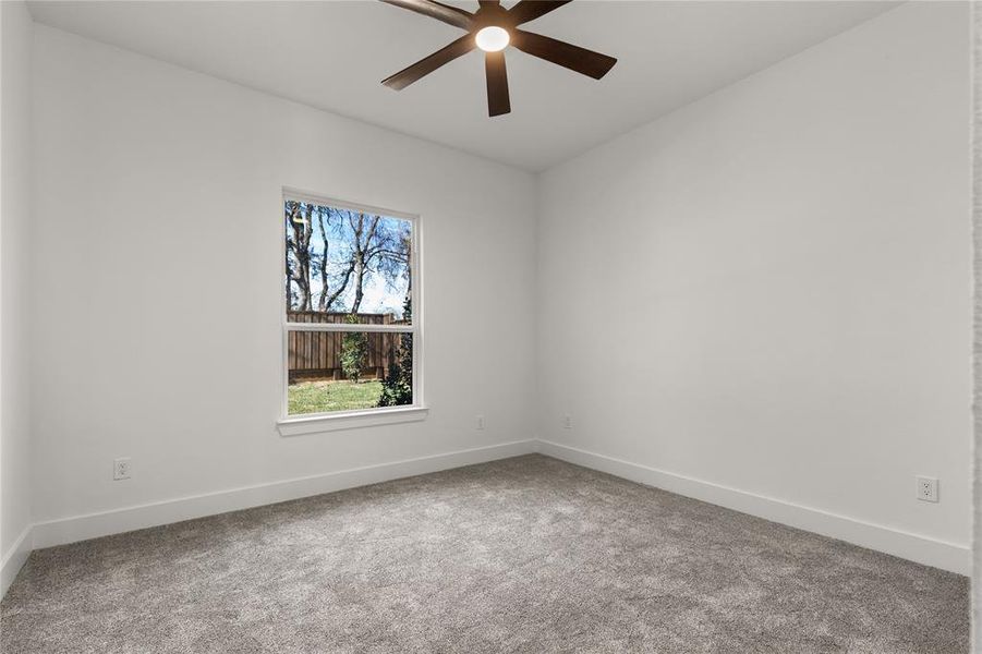 Spacious, unfurnished interior of a new home in , Sherman (Image 35).