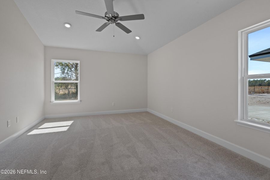 Spacious, unfurnished interior of a new home in Shadow Crest at Rolling Hills, Green Cove Springs (Image 15).