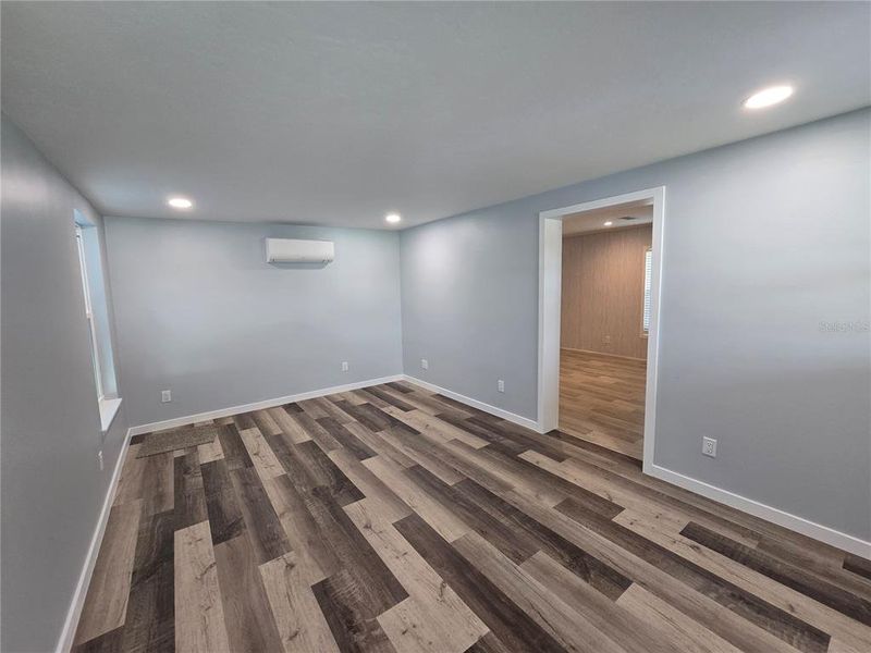 Spacious, unfurnished interior of a new home in , Englewood (Image 12).