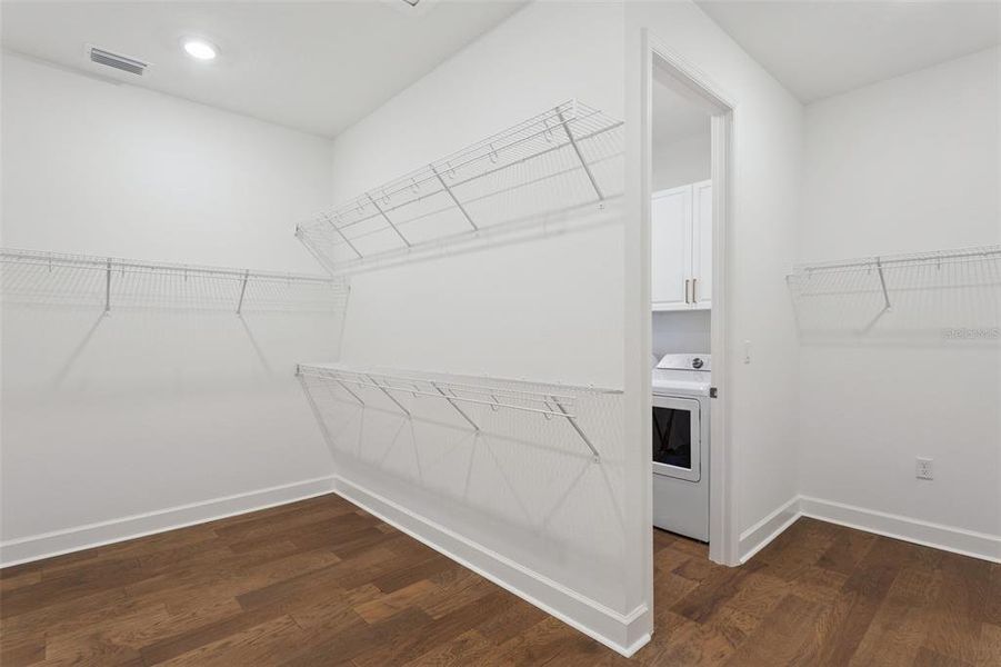 Spacious, unfurnished interior of a new home in , Tavares (Image 25).