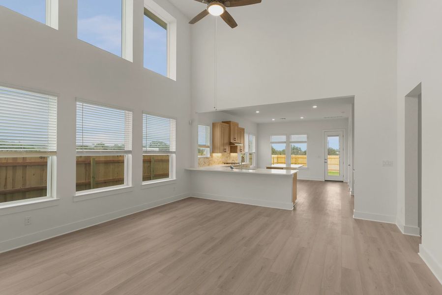 Spacious, unfurnished interior of a new home in Highland Village, Georgetown (Image 10).