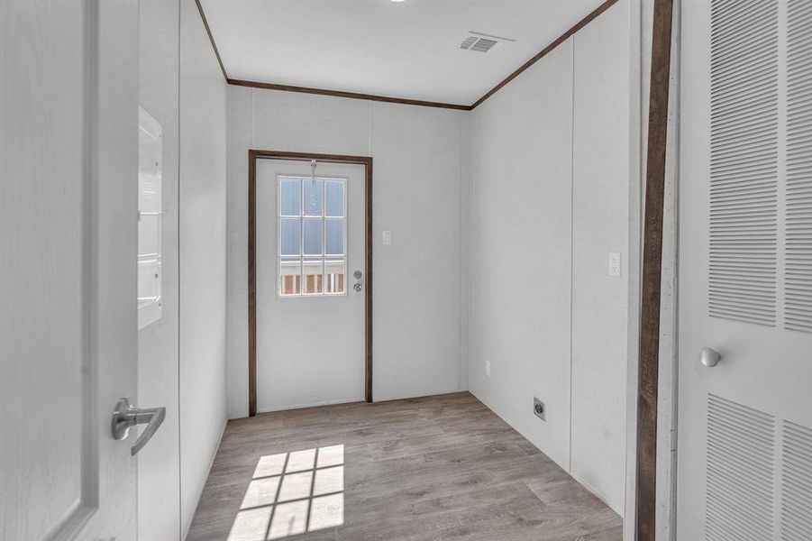 Spacious, unfurnished interior of a new home in , Granbury (Image 26).