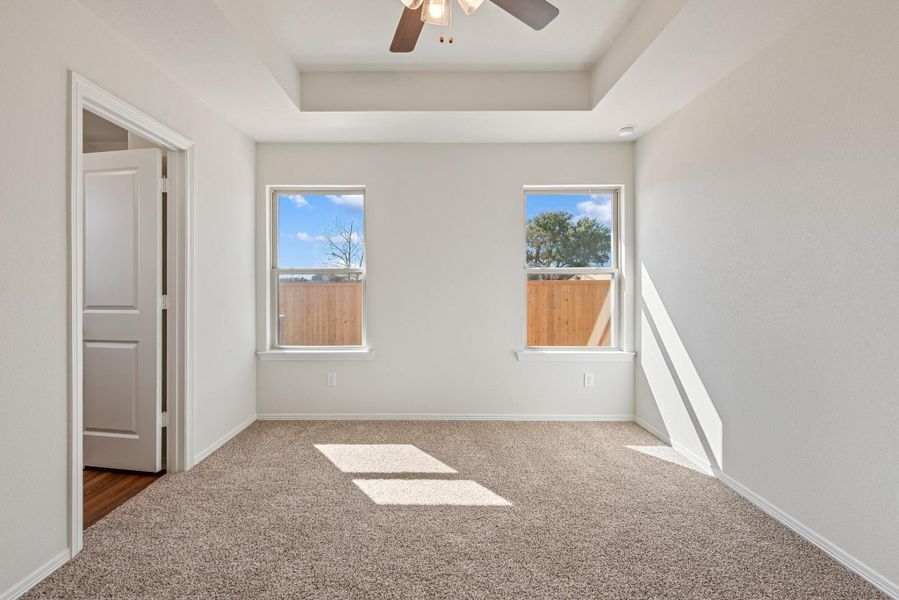 Spacious, unfurnished interior of a new home in , Navasota (Image 26).