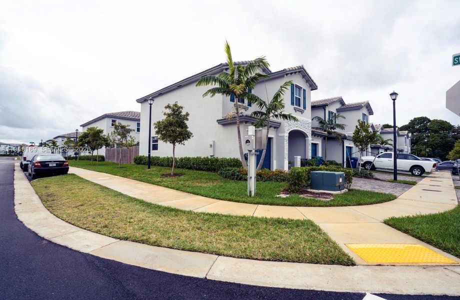 Community amenities in , Homestead (Image 34).