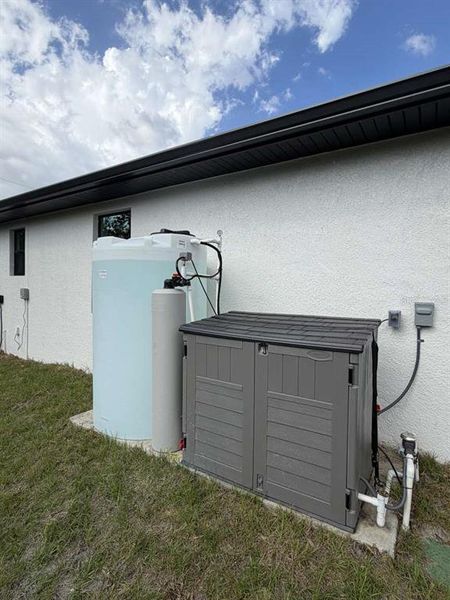 Exterior details and patio area of a home in , North Port (Image 21).