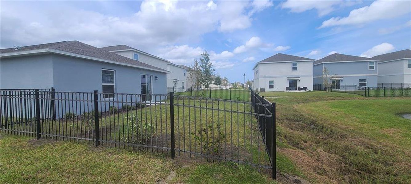 Exterior details and patio area of a home in , Daytona Beach (Image 3).