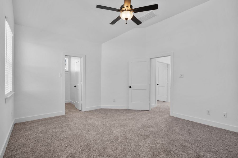 Spacious, unfurnished interior of a new home in Meridiana, Manvel (Image 31).