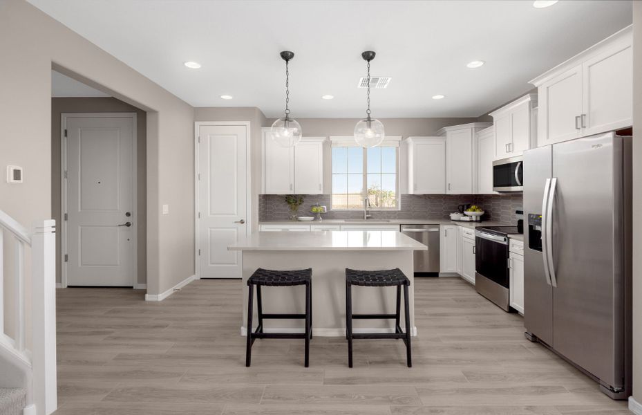 Artisan at Asante-Artium Series Artisan at Asante-Artium Series