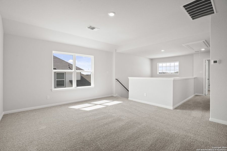 Spacious, unfurnished interior of a new home in Hunters Ranch, San Antonio (Image 25). Spacious, unfurnished interior of a new home in Hunters Ranch, San Antonio (Image 25).