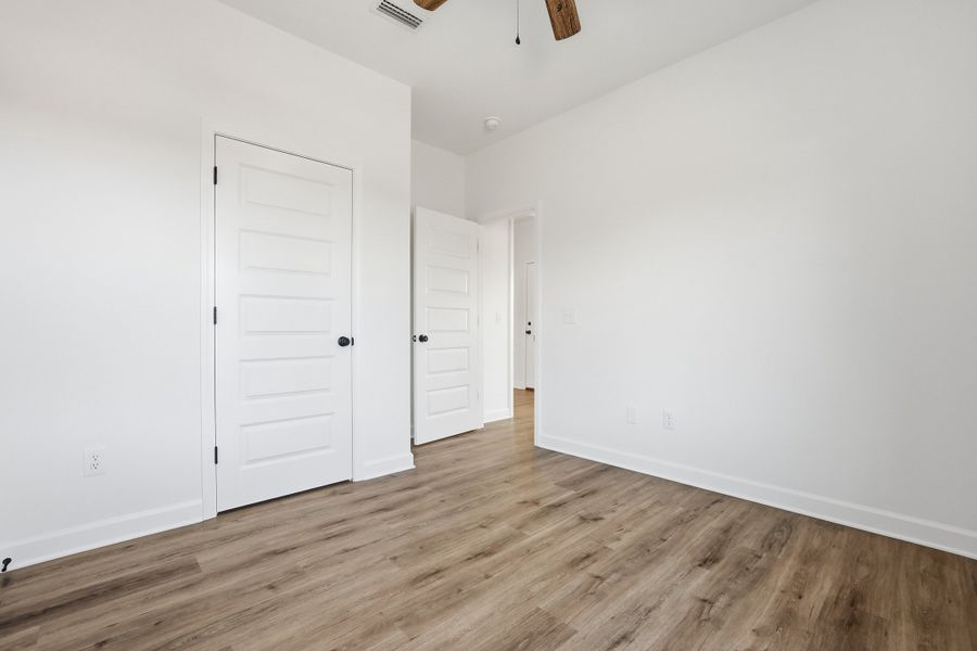 Spacious, unfurnished interior of a new home in Southern Day Chateau, Baker (Image 28).