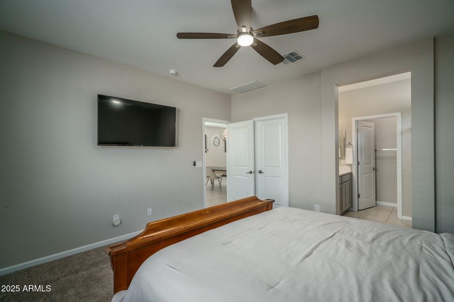 11) PRIMARY SUITE 11) PRIMARY SUITE