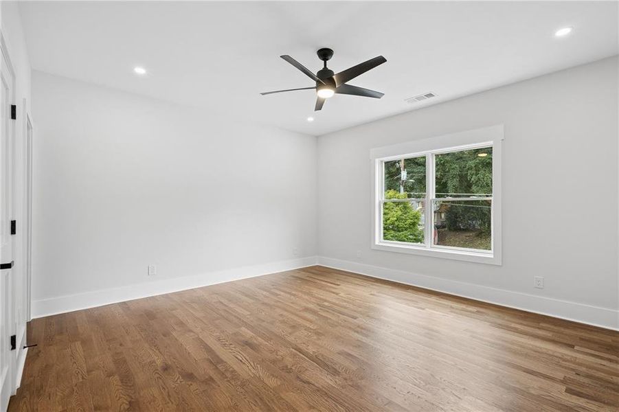 Spacious, unfurnished interior of a new home in , Atlanta (Image 70).