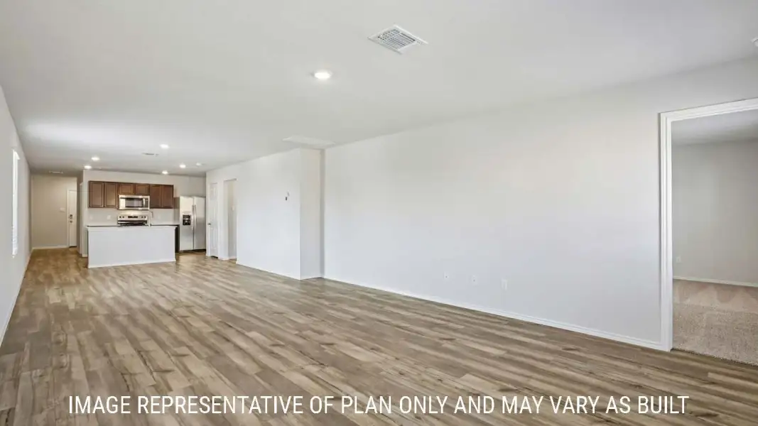 Spacious, unfurnished interior of a new home in Reynolds Crossing, Killeen (Image 17).