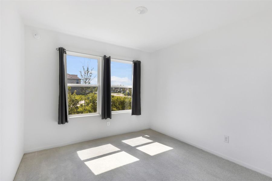 Spacious, unfurnished interior of a new home in Tavola, New Caney (Image 20).