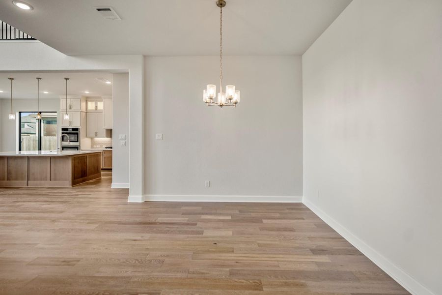 Spacious, unfurnished interior of a new home in Sienna 70' Lots, Missouri City (Image 40). Spacious, unfurnished interior of a new home in Sienna 70' Lots, Missouri City (Image 40).