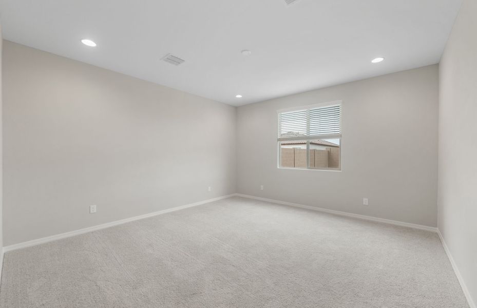Spacious, unfurnished interior of a new home in El Rancho Santa Rosa, Maricopa (Image 21).