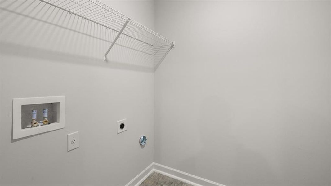 Spacious, unfurnished interior of a new home in Lost Creek, Dallas (Image 27).