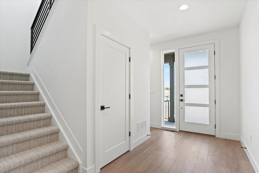 Spacious, unfurnished interior of a new home in West Grange, Longmont (Image 18).