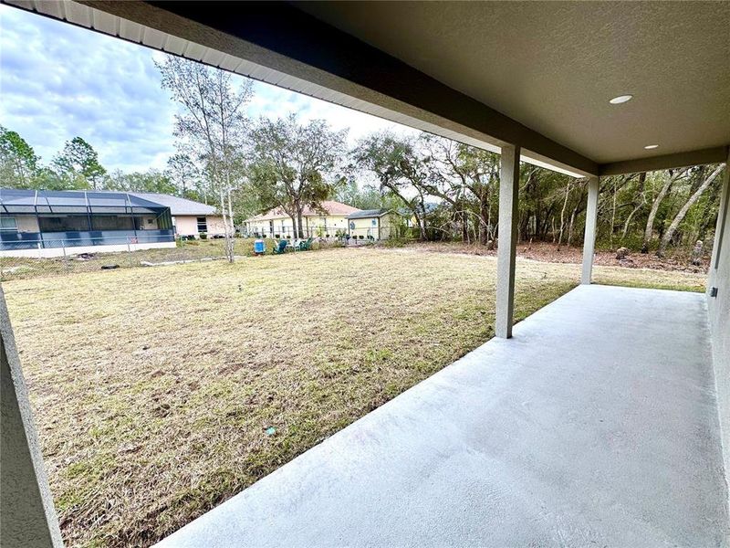 Exterior details and patio area of a home in , Citrus Springs (Image 21).