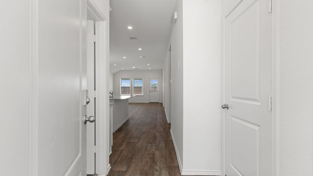 Spacious, unfurnished interior of a new home in Tamarron, Katy (Image 16). Spacious, unfurnished interior of a new home in Tamarron, Katy (Image 16).