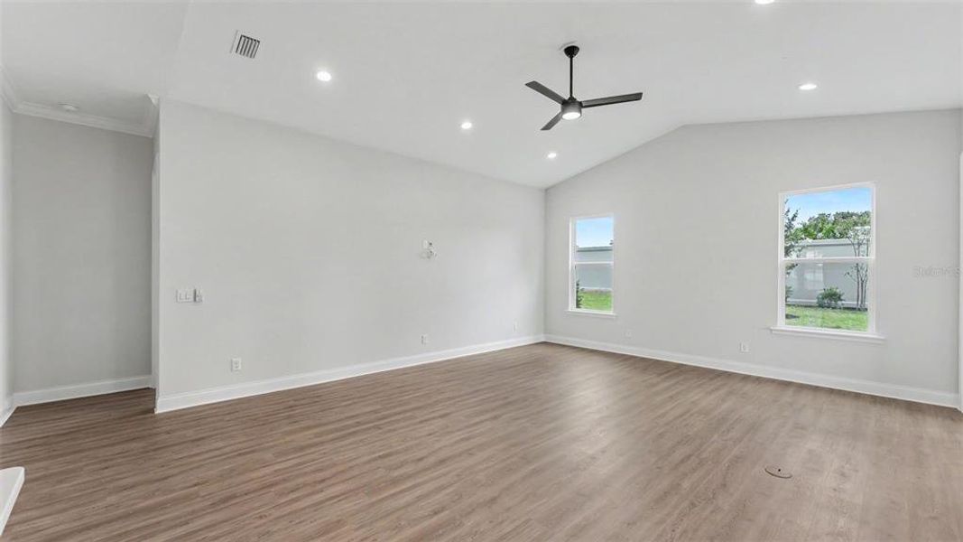 Spacious, unfurnished interior of a new home in , Lakeland (Image 39).