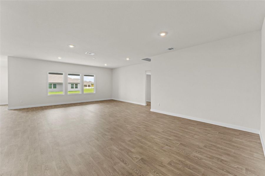 Spacious, unfurnished interior of a new home in Hartland Ranch, Lockhart (Image 19).